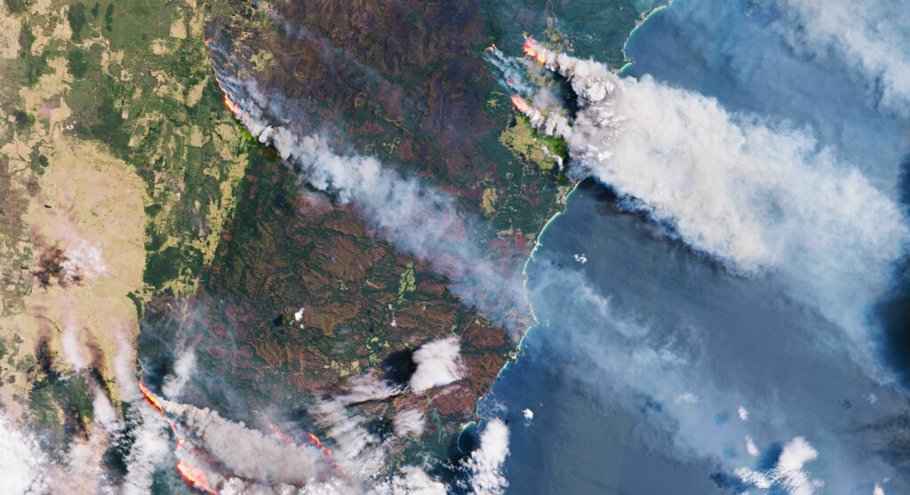 Satellitbild på skogsbrand i Australien